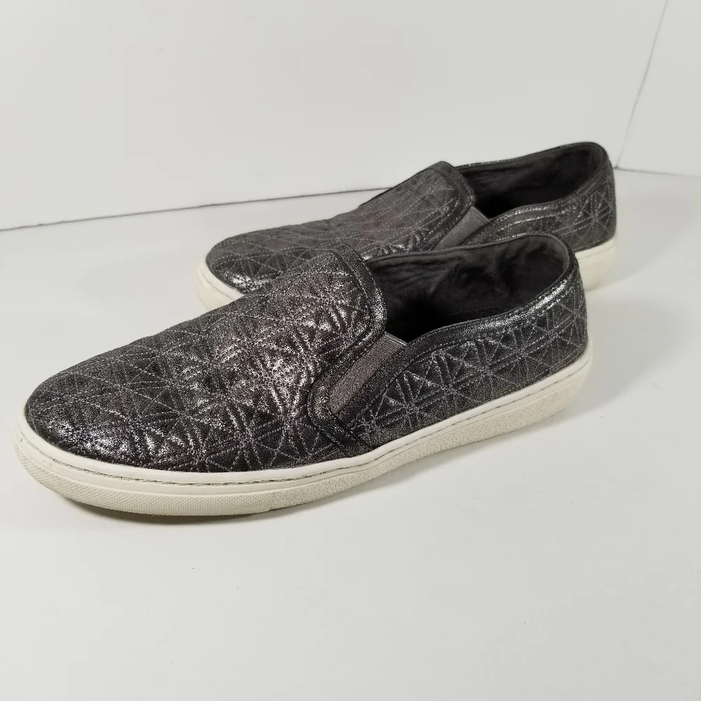 Skechers Goldie Metallic Shoes Women's 10 Slip On Memory Foam Silver Quilted